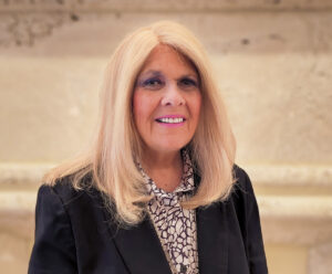 Anne Koons headshot